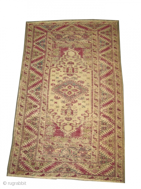 
Ghiordez-Keiz Turkish circa 1820 antique. Collector's item, Size: 180 x 112 (cm) 5' 11" x 3' 8"  carpet ID: K-5796
The warp and the weft threads are 100% wool, the knots are  ...