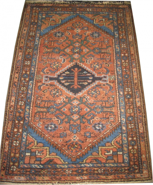 	

Hamadan Persian old, 124 x 81 (cm) 4' 1" x 2' 8"  carpetID: K-2448
The black knots are oxidized, the knots are hand spun wool, the center medallion is indigo, the background  ...