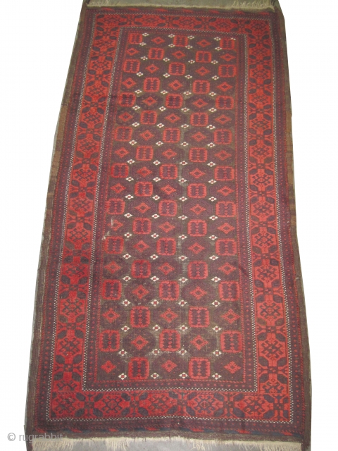 	

Belutch Persian knotted circa in 1920 antique,  200 x 110 (cm) 6' 7" x 3' 7"  carpet ID: K-4968
The black color is oxidized. The knots, the warp and the weft  ...