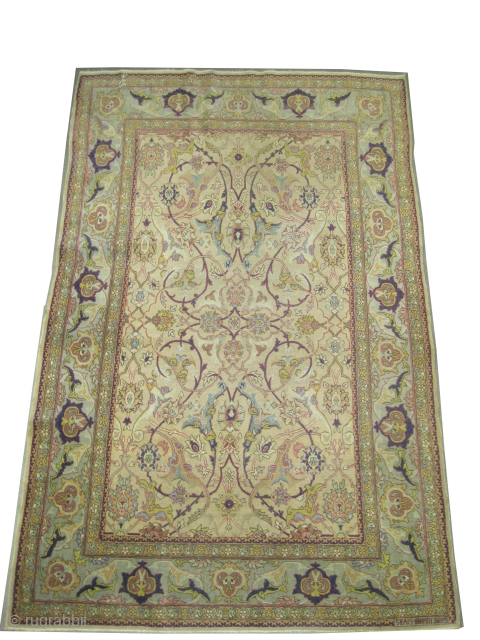 Our new website: www.madayancarpets.ch
Sivaz Turkish, knotted circa 1935, semi-antique, 133 x 210 cm, ID: K-5640
Signed "Sumer Bank Sivas". The knots are hand spun wool, the background color is ivory-beige, allover ...