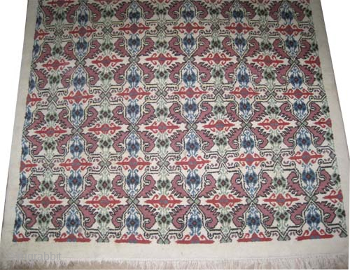 Our new website: www.madayancarpets.ch
Moroccan carpet, knotted circa 1965, 200 x 285 cm / 6'7" x 9'4" feet, ID: P-6272 Thick pile, in perfect condition, ivory background, the ...