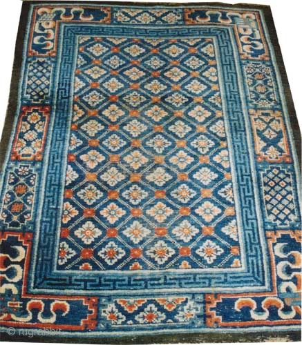 Chinese circa 1885 antique. Size: 215 x 165 (cm) 7' 1" x 5' 5" 
 carept ID: K-1116 
Acceptable condition, the weft threads are 100% wool, the warp threads are mixed with  ...