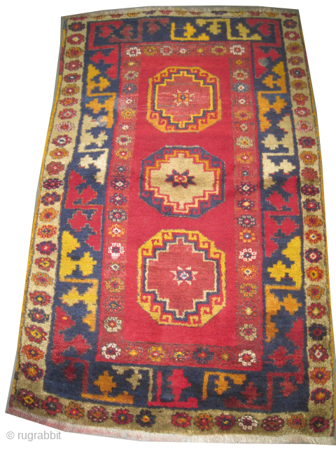 
Turkish knotted circa 1925 antique village rug, collectors item, 100 x 162 cm, ID: K-5113
Vegetable dyes, the black knots are oxidized, the knots are hand spun wool, thick pile, the warp and  ...