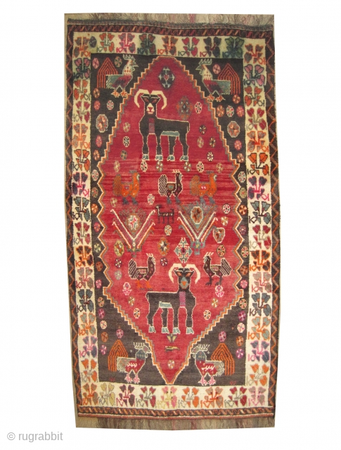   

    

Gabbeh Nomad Persian old, 190 x 98 cm, carpet ID: T-679
The warp and the weft threads are wool, the knots are hand spun wool, the black  ...