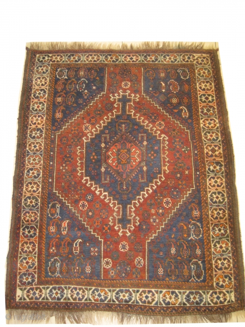 Shiraz Persian, circa 1915 antique, size: 88 x 146 cm,  carpet ID: BDI-9
The black color is oxidized, the knots are hand spun wool, the warp and the weft threads are 100%  ...