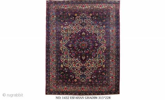 Rug no: 1432, Antique Isfehan, 100% vegetable dyes, circa 1900, restored and cleaned, beautiful colours, unique piece, collectable, size: 315x228 cm
It can be shipped to anywhere in the world (shipping & insurance  ...