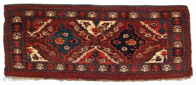 Extremely rare early Chodor torba with the "pinwheel" Ertmen guls design from the Marsh Collection auction, June 27, 2021. An outstanding collection of 152 carpets and trappings from the estate of the  ...