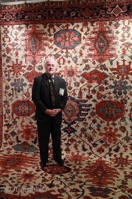 An outstanding West Persian (Seraoi or Bakshaish) carpet of a fabulous size, palette, and all-over pattern. An Interior Designer's dream. Approximately 11.7 x 14.3 feet (350 x 430 cm). Good condition overall  ...