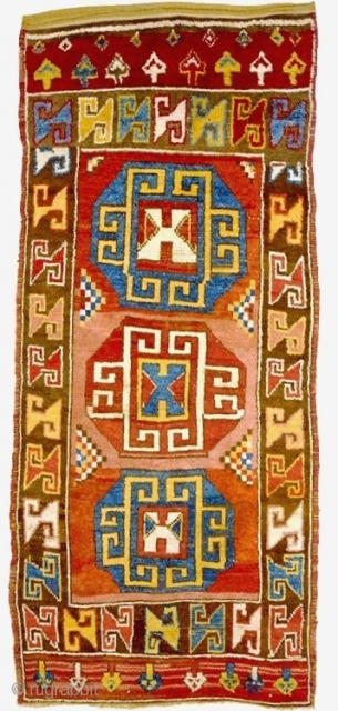 Karapinar with three octagonal medallions, c 1800.                          