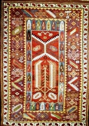 Anatolian Milas prayer rug, early 19c, with creative, pale aubergine border.                      