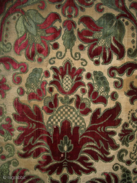 Rare two coloured 17th. italian silk velvet                          