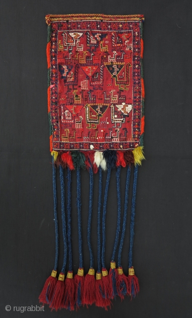 South Persian Sumak Single Bag, ca. 1900, 28x44cm (84cm including tassels), complete with a very nice back and silk highlights, side wrappings not original. Beautiful dowry piece!      