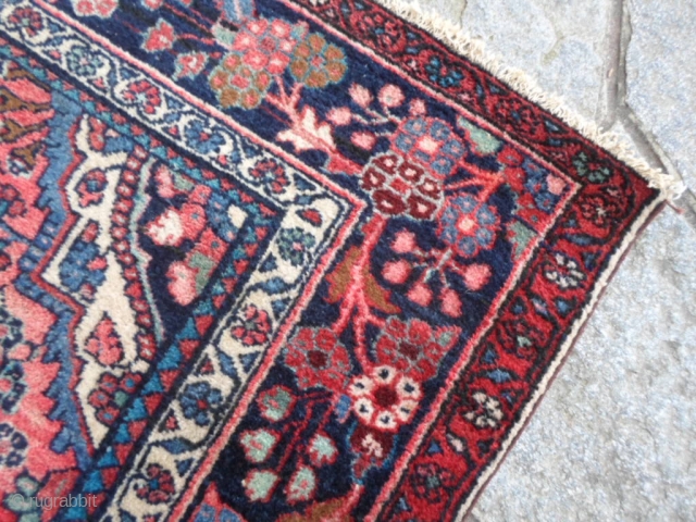 213 x 133 cm Borchalou in very good condition
Fine knot and beautiful dyes for this carpet.ne.
Full pile for this one.
More info and photos on request.
All the best from lake of COMO !
MAURICE  ...