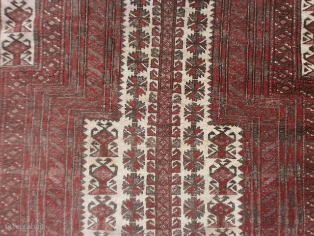 The size of this BELOUCH carpet is   cm. 143 x 91  cm.
Oriental carpet Knotted in the village of Torbat-i-Heidaryeh region of Khorassan.
Very good condition.  XX°th century.
Lovely camel hair  ...