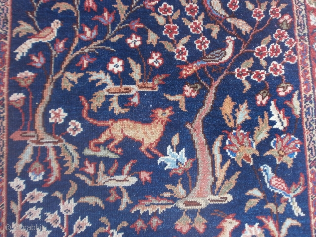 LITTLE but beautiful this  "TABRIS - AMORINO" !
TEBRIS azeri persian carpet knotted extremely fine.
It is in very, very good condition. 
Garden-Paradise design with a lovely man (AMORINO=CUPID).
Upon the 4 main borders  ...