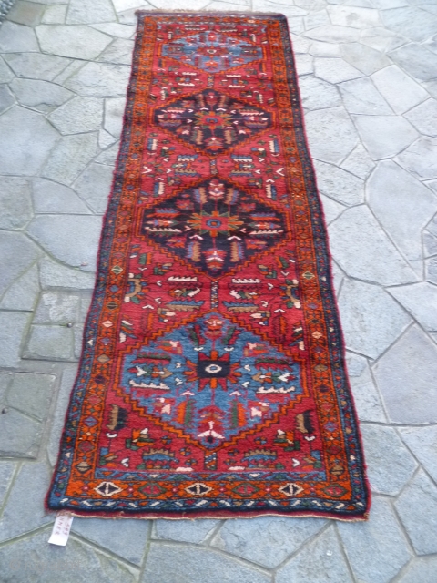 Kermanshad runner Kordi in very good condition.
All wool and great colors for this runner.
Full pile with only 3/4 little old restors.
Size  cm. 322 x 105 cm.
Washed and read for use.
More info  ...