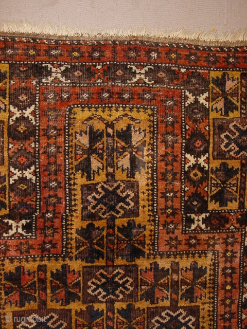 Balouch prayer rug antique.
Some low pile, corosion of the dark-brown.
No repairs or stains. Wonderfull and very
original colors and fine knot for this piece.
Wool on wool foundation.

The size  is  ft. 3.1x4.5  ...