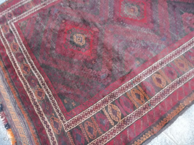 282 x 190 cm is the size of this Belouch Mushwani tribe.
Afghan oriental carpet fine knot.
In very, very good condition, all original, size, ends with kilims,
no restors or repils. Brilliant wool for  ...