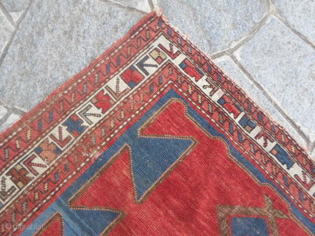 Antique Kazakh from Caucasus in fair condition.
Wool on wool and natural colors for this piece.
Very archaic design and shiny colors.
More info or pictures on request.
REGARDS from COMO !      ...