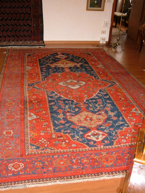 Size   cm. 322 x 221 cm.
Piece in good condition, full pile.
Antique MALAYER-FARAHAN with a very beautiful design.
Important size for this FERAGHAN fine and antique.
All original. More info and photo on  ...