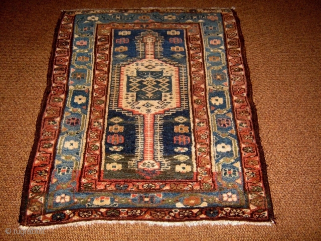 An antique and very original piece that I think district of AZERBAIJAN. 
MESHKIN capet antique.   * But MAYBE a KELARDASHT carpet antique *.
Wool on wool and natural dyes.
Size cm. 99  ...