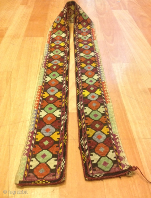 Uzbek lakai embroidery belt vintage unique ornaments textile

Size : 130 cm x 8 cm

Fast shipping all over the world,              