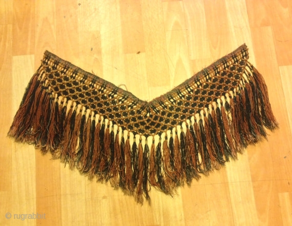 Uzbek vintage handmade ethnic tassel

Size : 
Height : 27 cm
Diameter: 60 cm

from Uzbekistan

100% handmade 

VINTAGE UZBEK TASSELS :
”Segusha”( Triangle) is a decorative embellishments, whose function, was to decorate the beddings tucked away  ...