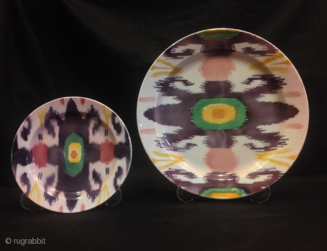 Antique Uzbek ikat plate 

Size big plate : 33 cm
Size small plate : 21.50 cm

Fast shipping worldwide
                