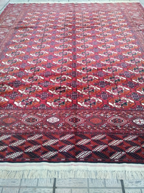 Vintage turkmen handmade carpet

Size : 10 feet x 8,50 feet

                       