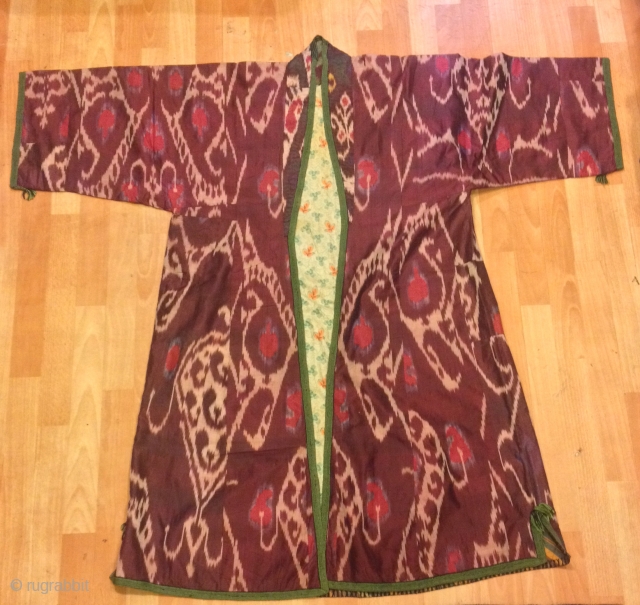 Uzbek silk İkat chapan kaftan 
19.century

Very beautiful İkat chapan,

Size : 
Height : 130 cm
Under arm : 65 cm
Shoulder size : 60 cm

Please feel free if you have any kind of question

Fast shipping  ...