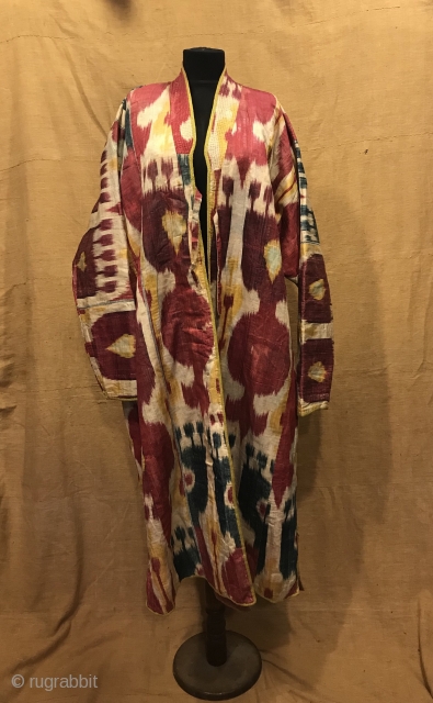 Uzbek Vintage silk ikat chapan clothes

Size 
Height : 125 cm
Under arm : 75 cm
Shoulder size : 65 cm

Fast shipping worldwide 

Thank you visiting for my shop :)      