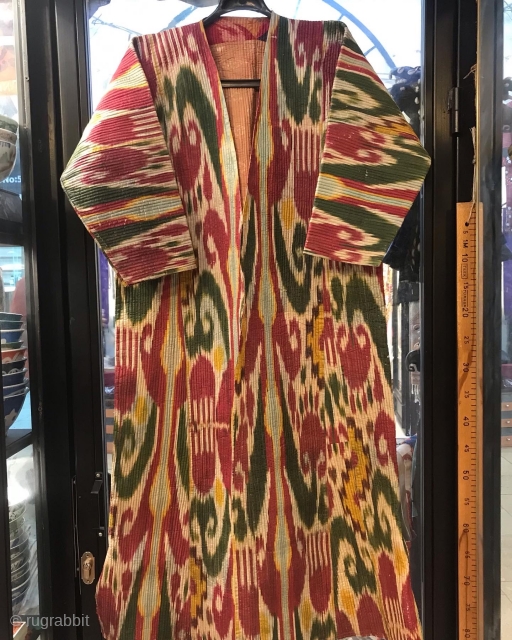 Antique Silk İkat chapan, uzbek hand weaving coat, silk robe caftan clothes, hippie bohemian jacket kaftans, rare ikat chapan coat


Size 
Height : 118 cm
Under arm : 55 cm
Shoulder size : 40 cm

Fast  ...