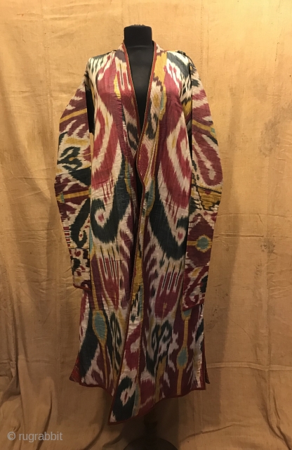 Uzbek Antiques silk ikat chapan clothes

Size 
Height : 125 cm
Under arm : 65 cm
Shoulder size : 55 cm

Fast shipping worldwide 

Thank you visiting for my shop :)      