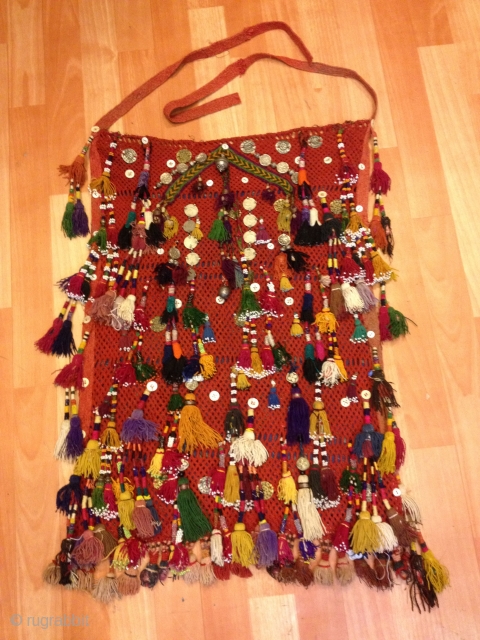 THİS İS OLD BAG TASSEL
İNSİDE SİLK TASSEL AND SİLVER 
FROM UZBEKİSTAN                      