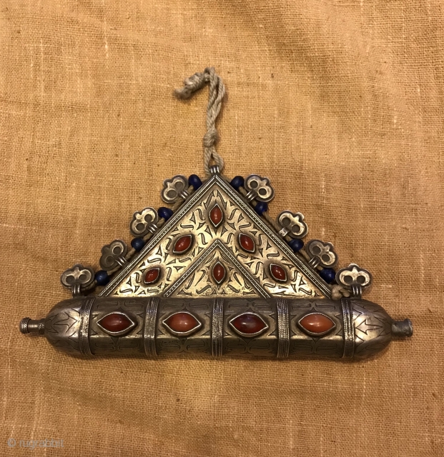 Vintage handmade turkmen silver jewelry pendant 

Weight: 228 grams 

Heights: 9 cm
Length : 8 cm

Fast shipping worldwide 

Thanks visiting for my shop :)          