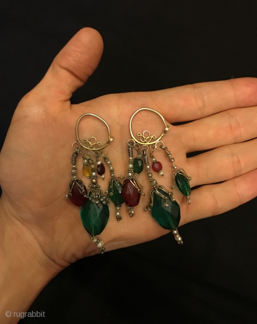 Vintage Uzbek handmade silver earring 

Size : 
Height: 7 cm
Width: 2 cm

Fast free shipping worldwide 

Thank you for visiting my shop:)            