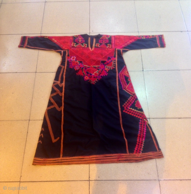 Old Sryian dress , asian dress , silk dress , handmade dress ,
Size:
Height : 140 cm
Arm length : 144 cm

             