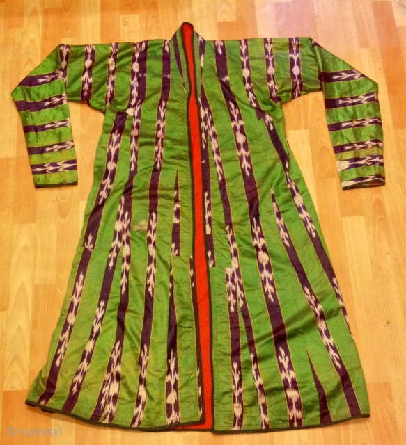 Uzbek tajik silk vintage chapan asian ethnic vintage kaftan 

Size: 
height. : 125 cm
Under arm : 58 cm
Shoulder size : 60 cm


FAST WORLDWIDE SHIPPING by FEDEX almost within 3 to 5 working  ...