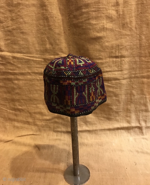 Collectible hat, rare unique hat ,old vintage hat ,embroidery hat, 

hat circumference 16. Inches ( 41 cm )

Worldwide fast shipping,,

Thanks visiting for my shop         