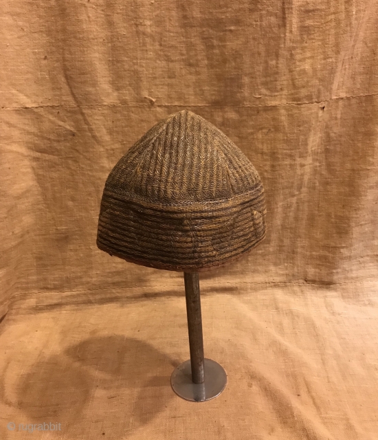 Vintage Pakistan kuchi dervish hat, unique tribal hat , nomads handmade hat 

Size: 
Circumference: 52 cm 

Fast shipping all over the world,! 

Thanks for visiting my shop :)     