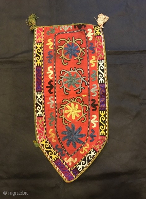 Uzbek nomads lakai embroidered textiles, antique ornaments accessories, silk embroidered hanging wall textiles

Size : 44 cm x 21 cm

Fast shipping worldwide 

Thank you visiting for my shop :)     