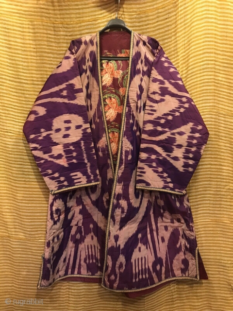 Antique Silk İkat chapan, uzbek hand weaving coat, silk robe caftan clothes, rare ikat chapan coat


Size 
Height : 117 cm
Under arm : 57 cm
Shoulder size : 50 cm

Fast shipping worldwide 

Thank you  ...