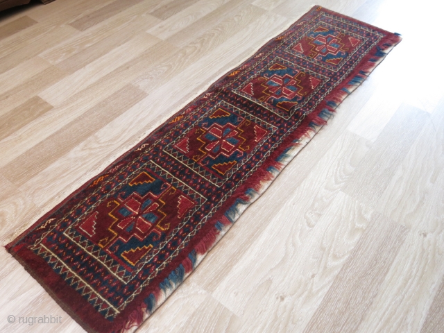 Turkmen Ersari torba with silk highlights. Circa 1900-20. Number stain in the back as can be seen in the last photo. 

Size: 150 cm x 40 cm (59" x 16").   