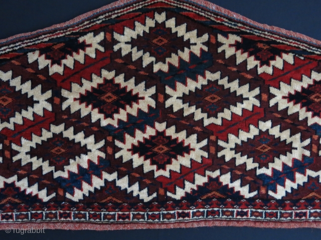 Turkmen Yomud mini asmalyk. Size: 79 cm x 41 cm (31.1" x 16.1").                    