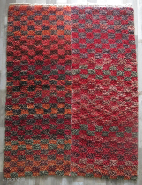 Antique Konya tulu rug. Size: 120 cm x 165 cm (47" x 65").                    