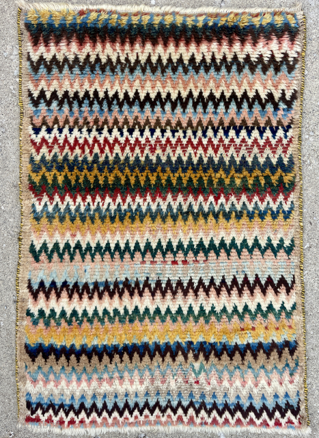 Small Qashqai Gabbeh Rug - 3'0 x 4'3 - 90 x 130 cm - email mete@yorukruggallery.com