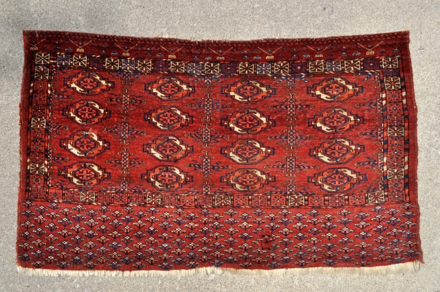 Tekke Turkmen chuval - 3'9 x 2'2 - 114 x 66 cm.                     