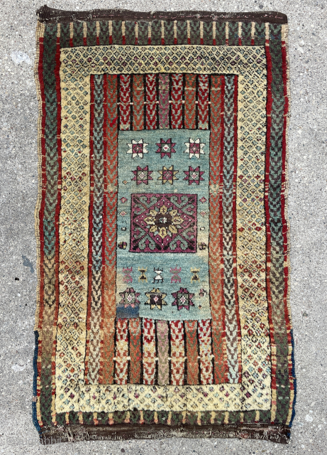 Sivas Yastik East Anatolian – 21″ x 35″ – 54 x 89 cm - https://www.yorukruggallery.com/shop/antique-rugs-kilims-carpets/antique-anatolian-rugs-kilims/sivas-yastik-east-anatolian/                  