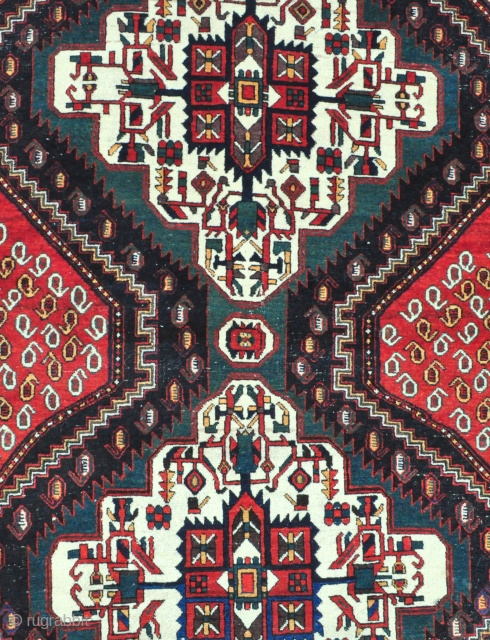 Fine Afshar rug with beautiful colors and graphic border from early 1900s, in good original condition - 4'5 x 6'1 ft. - 125 x 185 cm.       