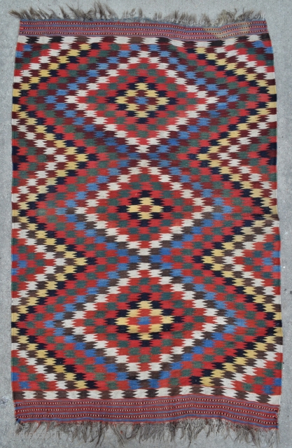 Qashqai Kilim with Fine Weave, Wonderful Clear natural colors and Nice small size - 4'4 x 6'8 - 132 x 203 cm.           